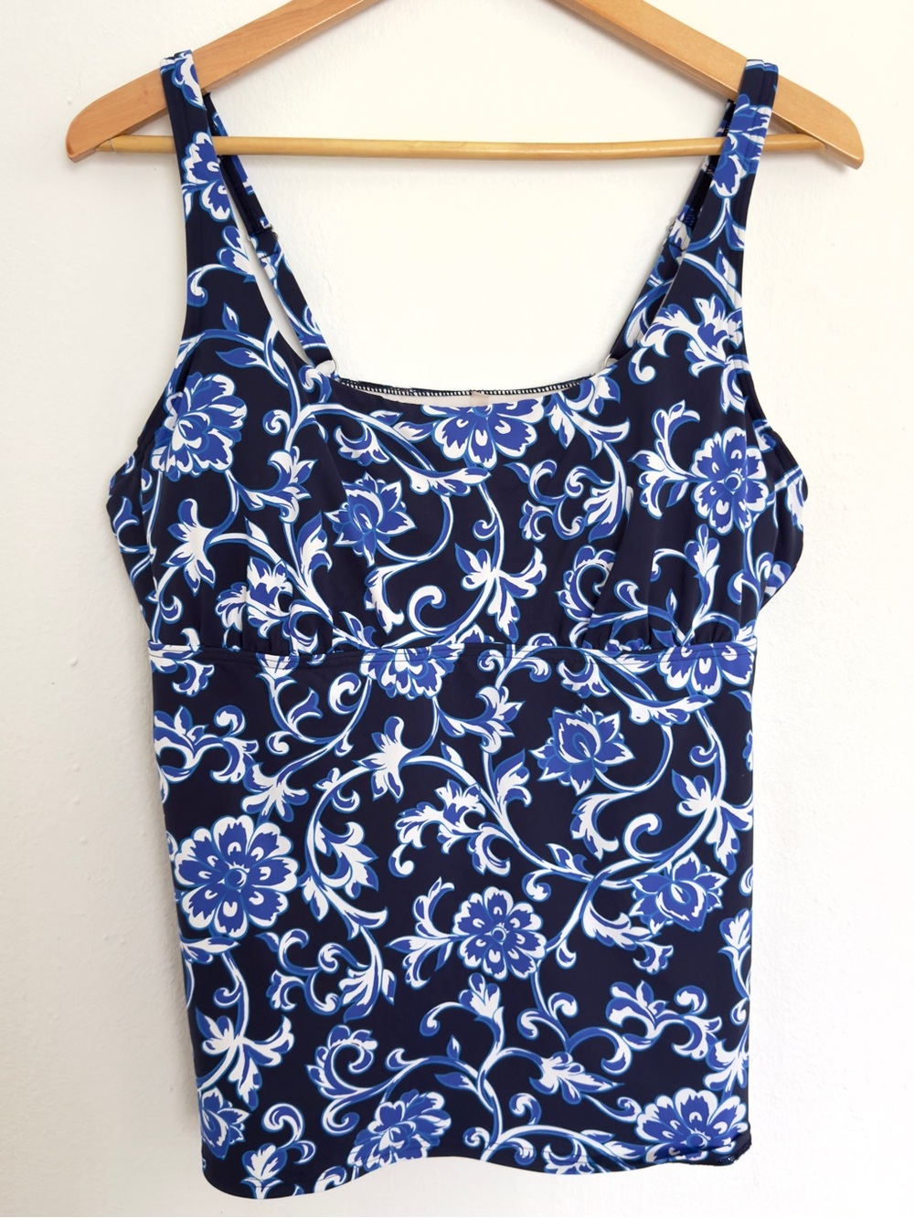 Lands End Tankini Swim Top Women’s 18 Blue White Floral Scroll Adjustable Straps
